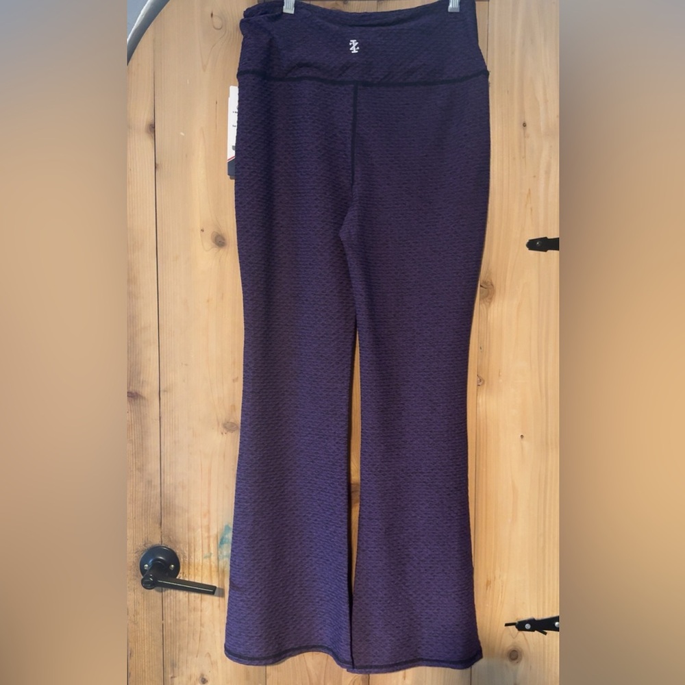 Izod leggings wide with slit in the front